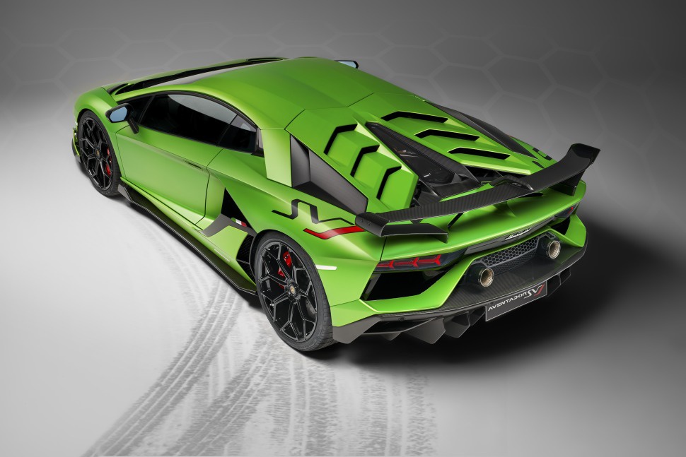Aventador technical specifications and fuel economy